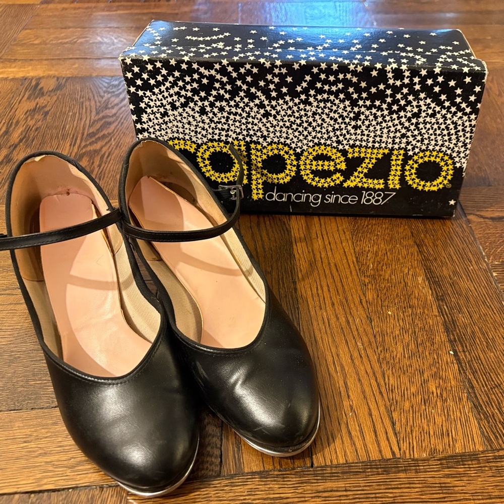 Vintage Capezio - Black Mary Jane Tap Shoes (8.5m)